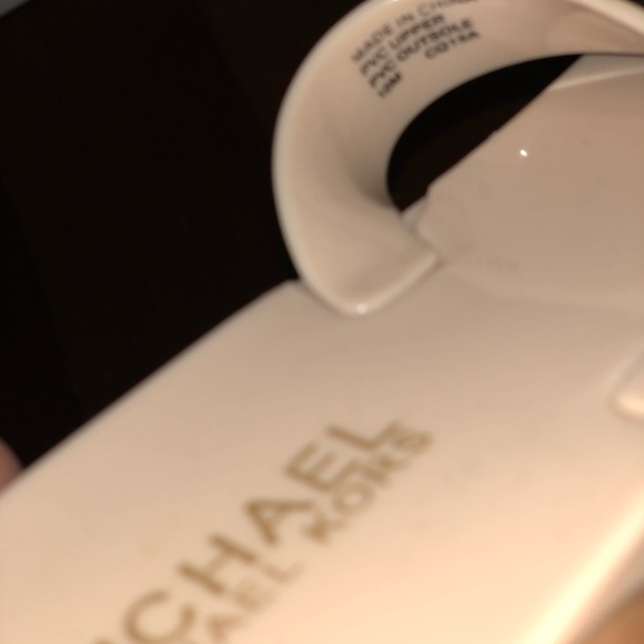 NWOT MICHAEL KORS Thong Sandals - Picture 3 of 6